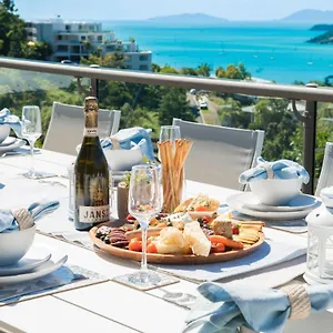  Holiday home Seaview On Airlie Australia